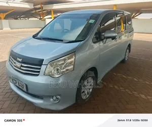 Toyota Noah 2011 Blue
