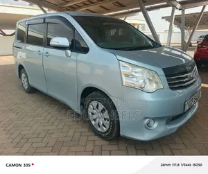 Toyota Noah 2011 Blue