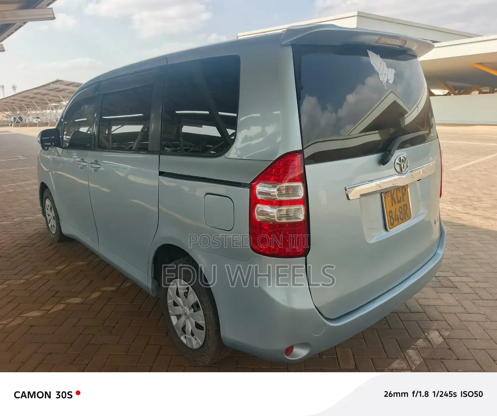 Toyota Noah 2011 Blue