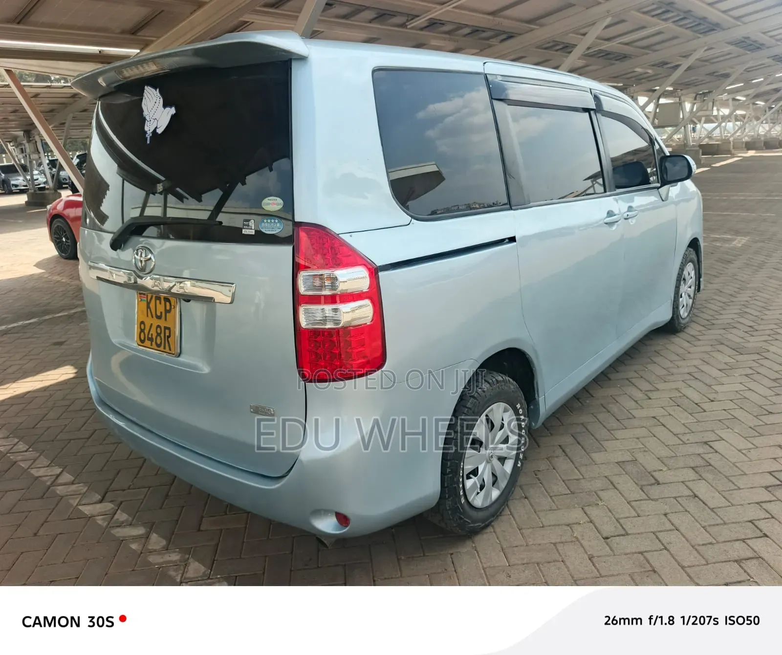 Toyota Noah 2011 Blue