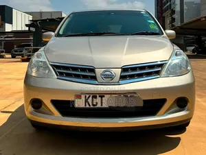 Nissan Tiida 2012 Gold