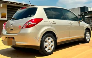 Nissan Tiida 2012 Gold