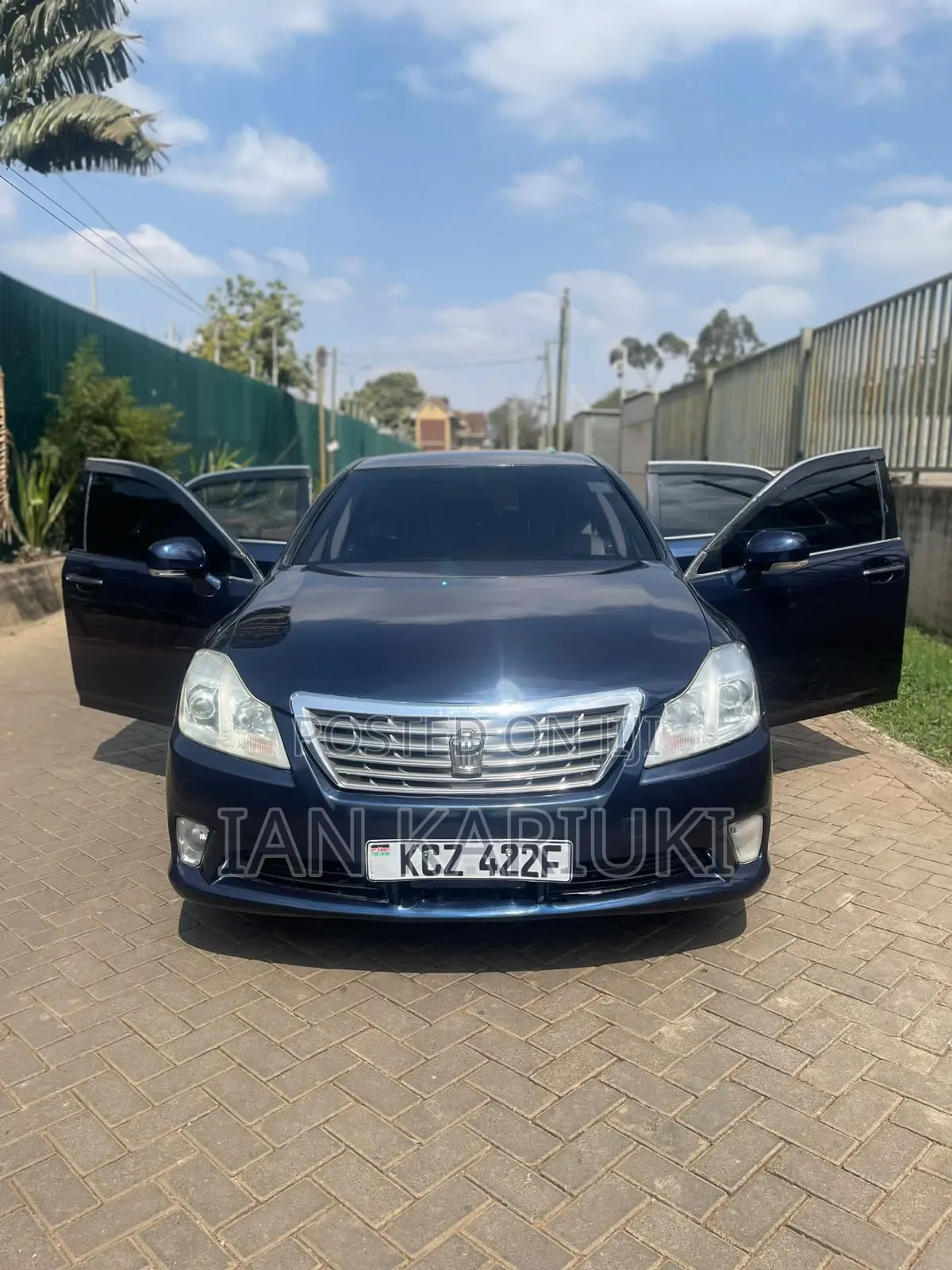 Toyota Crown 2012 Blue