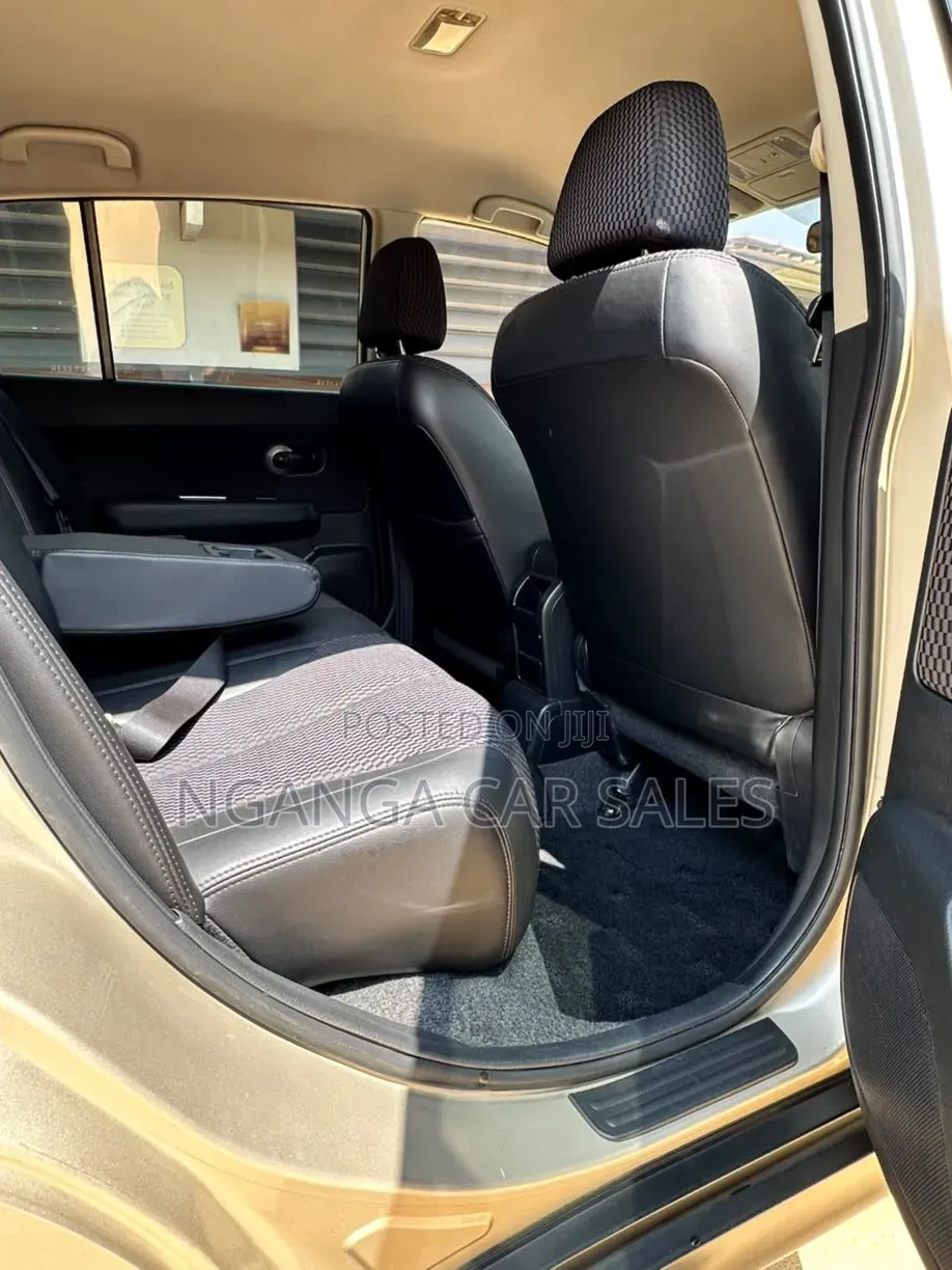 Nissan Tiida 2012 Beige