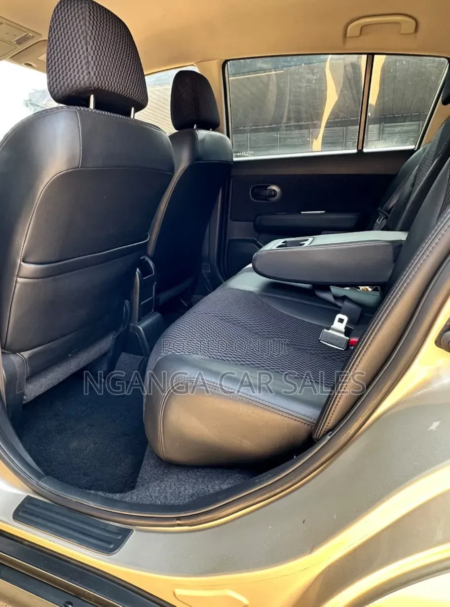 Nissan Tiida 2012 Beige