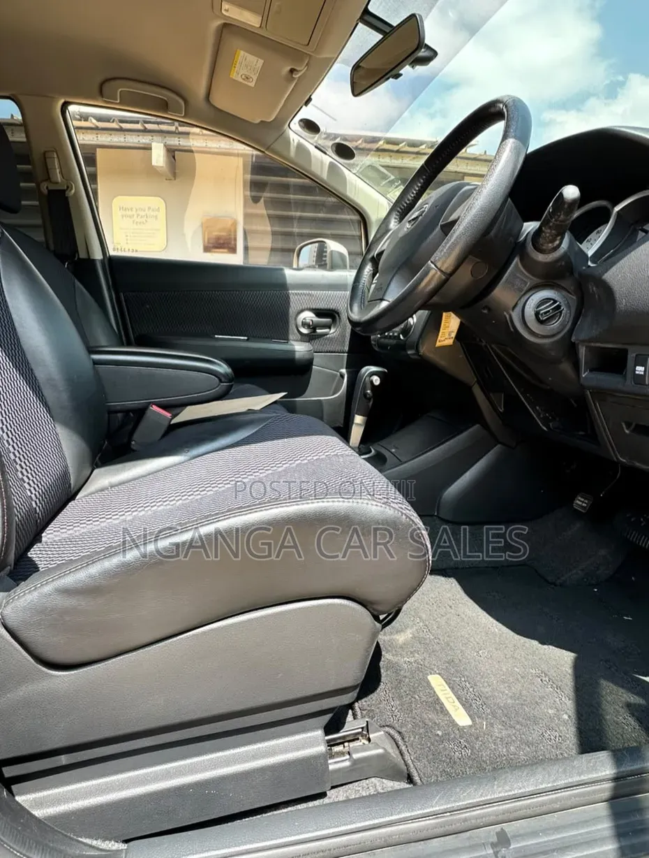 Nissan Tiida 2012 Beige