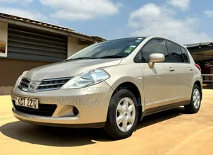 Nissan Tiida 2012 Beige