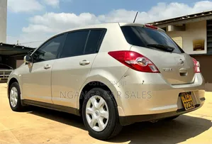 Nissan Tiida 2012 Beige