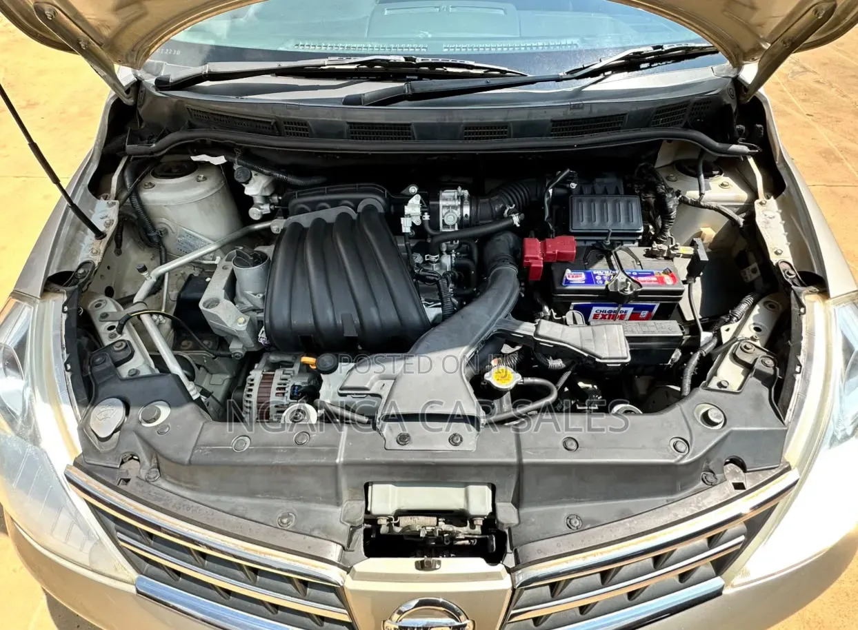 Nissan Tiida 2012 Beige