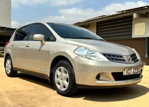 Nissan Tiida 2012 Beige