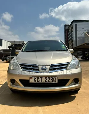Nissan Tiida 2012 Beige