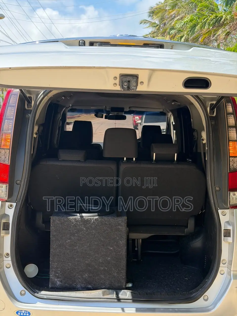 Toyota Noah 2015 Silver