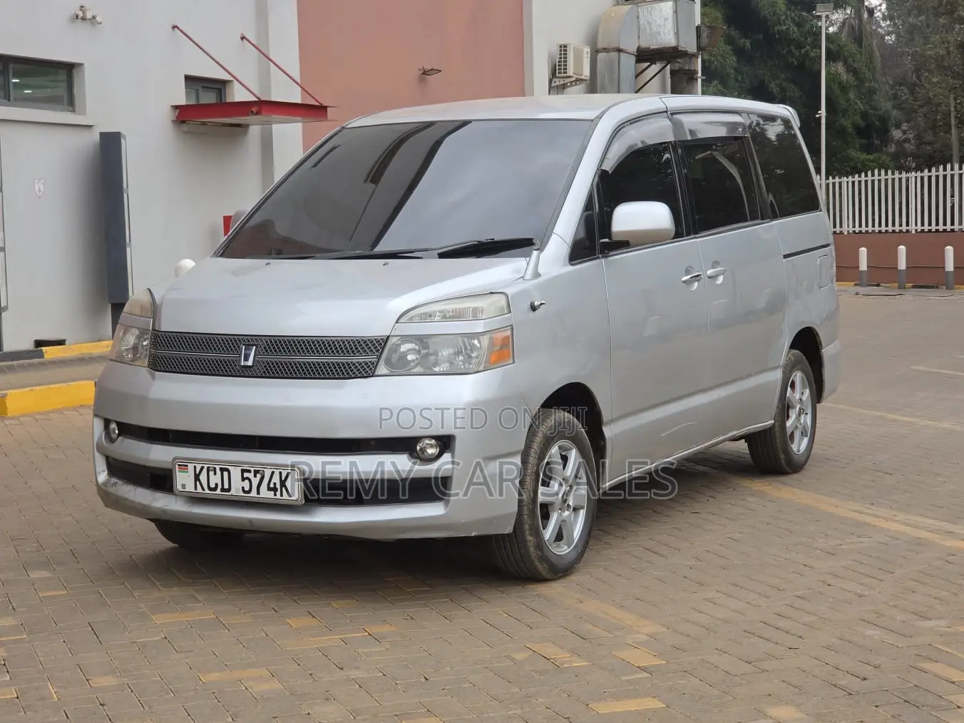 Toyota Noah 2006 Silver