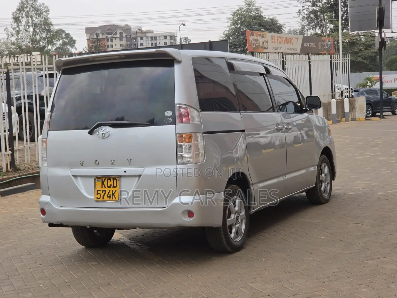 Toyota Noah 2006 Silver