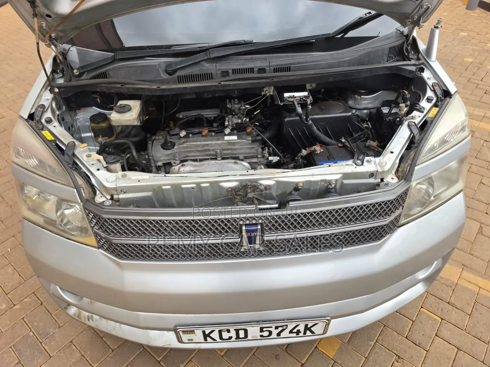Toyota Noah 2006 Silver
