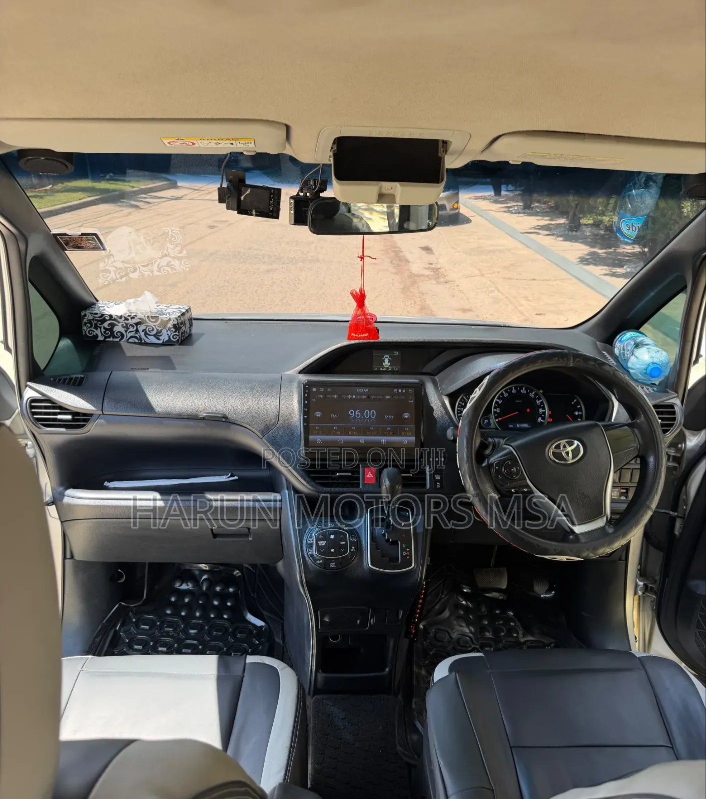 Toyota Noah 2015 White