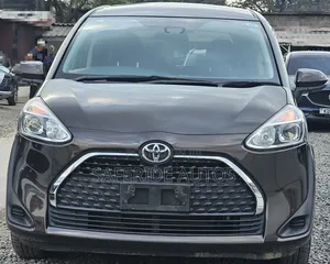 Toyota Sienta 2019 Brown