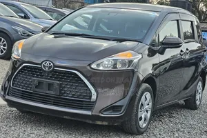 Toyota Sienta 2019 Brown