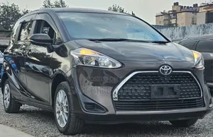 Toyota Sienta 2019 Brown