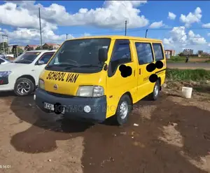 Nissan Vanette 2010 Yellow