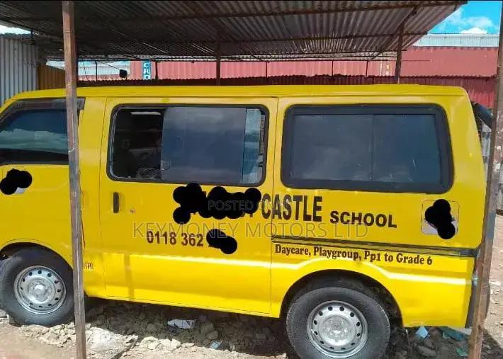 Nissan Vanette 2010 Yellow
