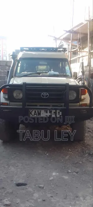 Toyota Land Cruiser 2006 Beige