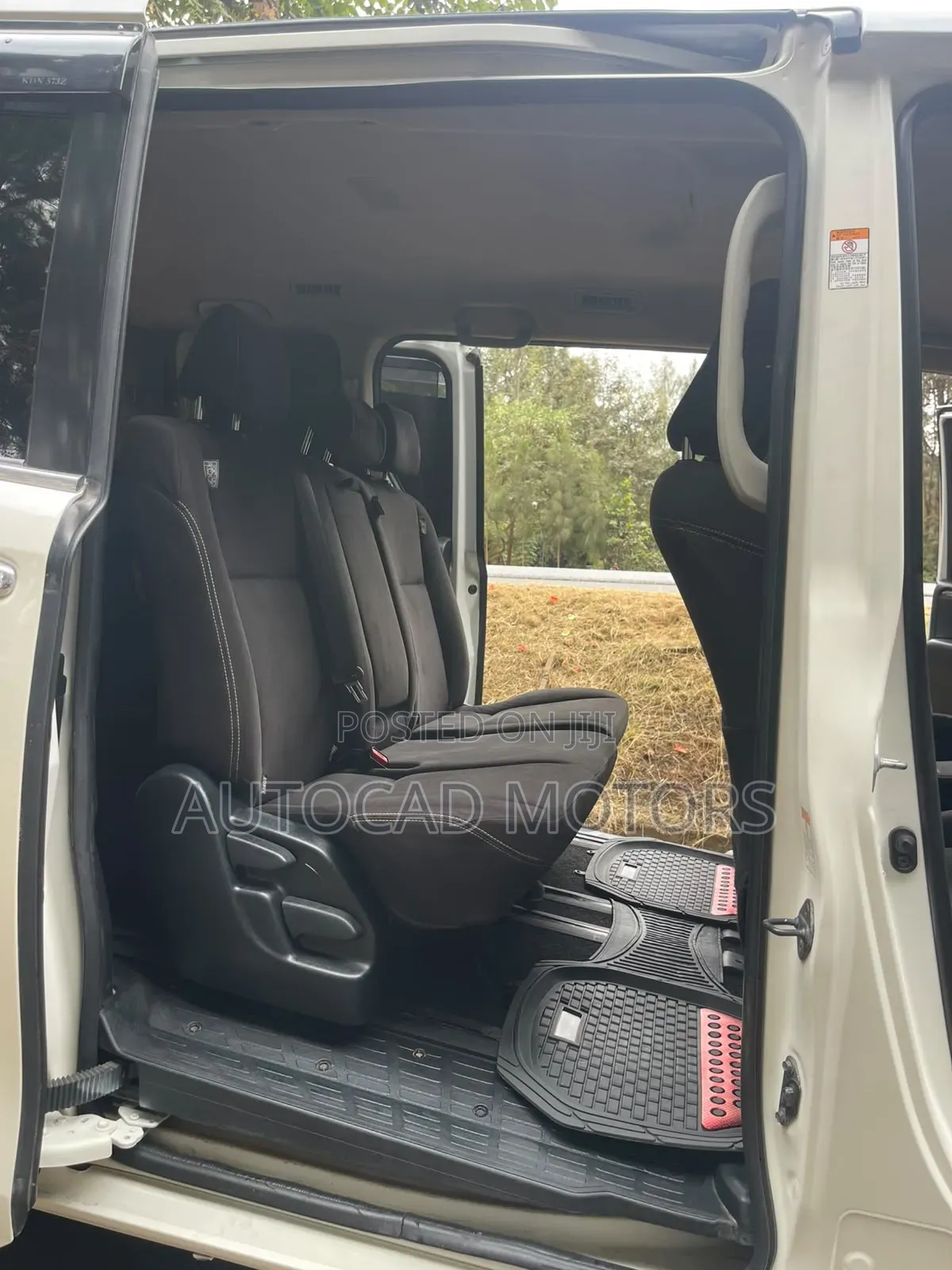 Toyota Esquire 2016 White