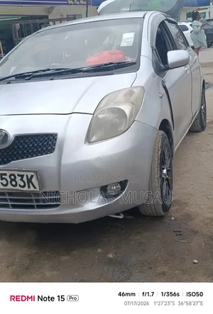 Toyota Vitz 2005 Silver