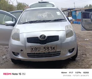 Toyota Vitz 2005 Silver