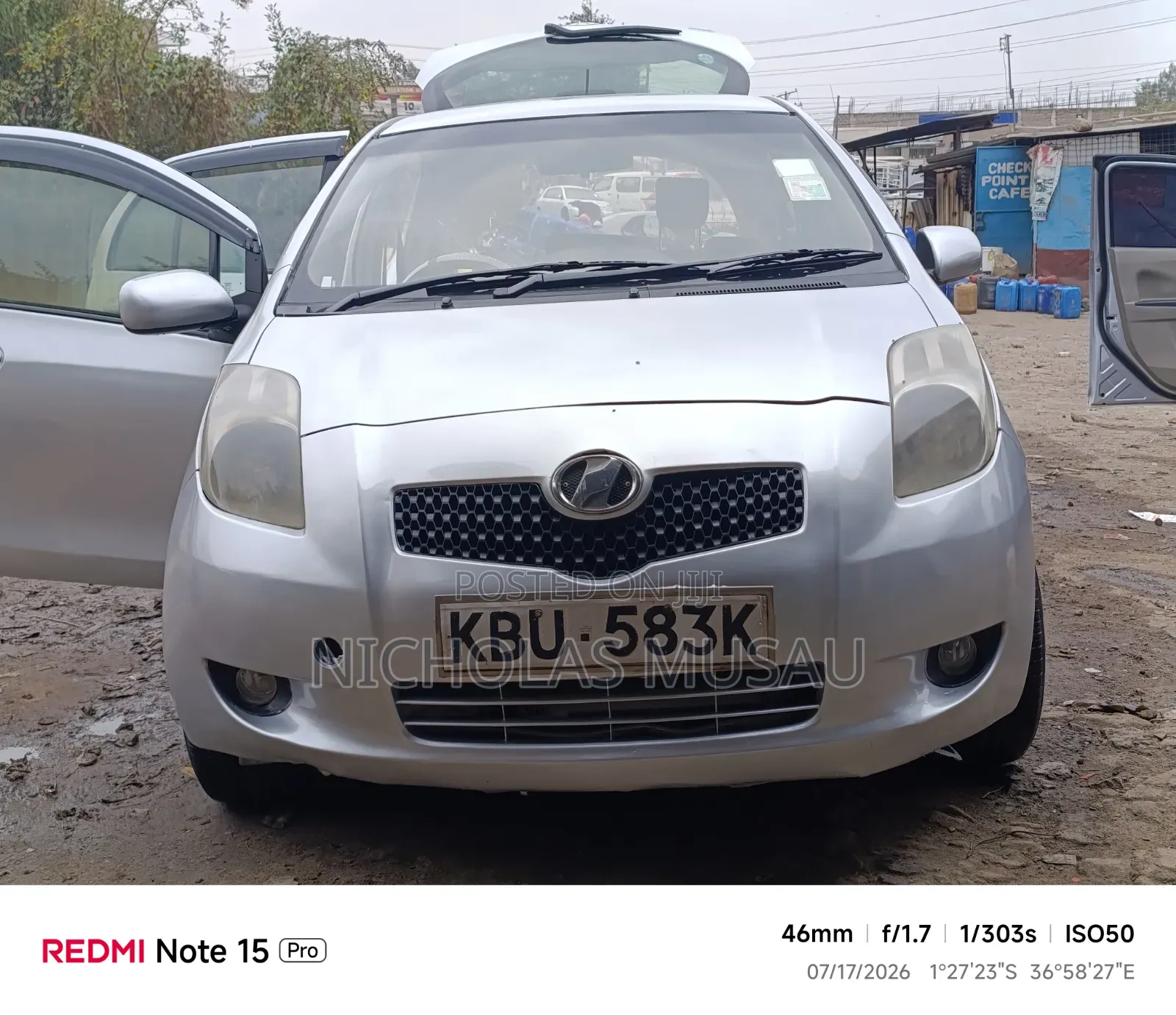 Toyota Vitz 2005 Silver