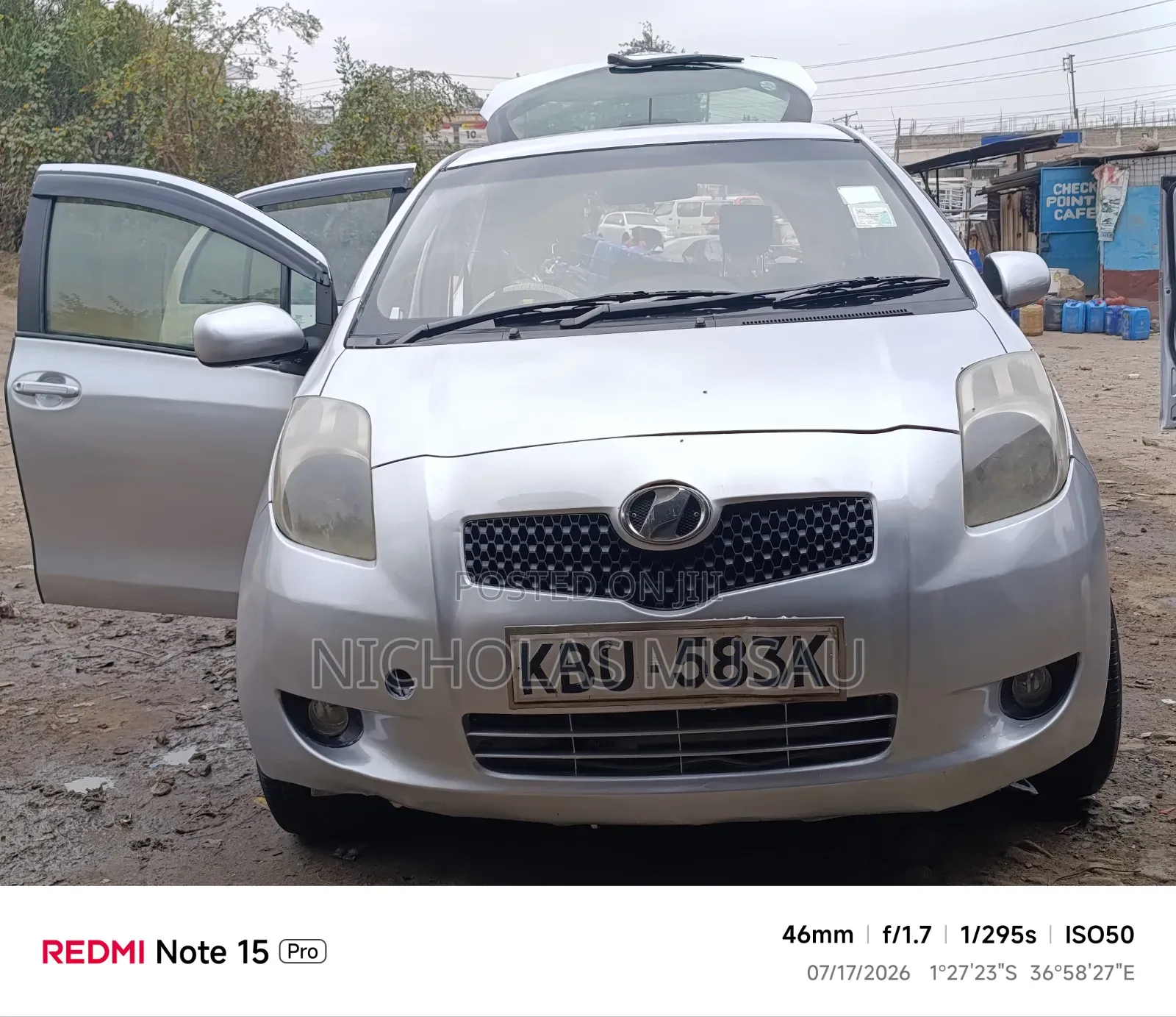 Toyota Vitz 2005 Silver