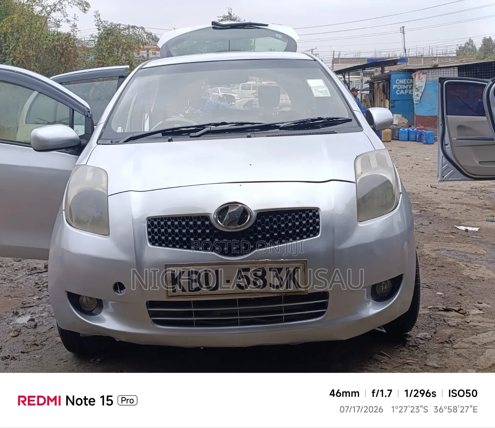 Toyota Vitz 2005 Silver