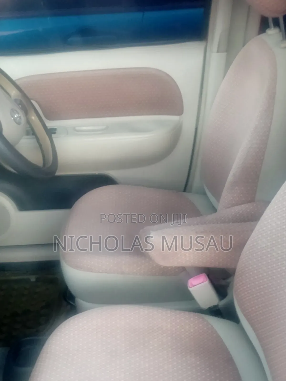 Toyota Sienta 2015 Red