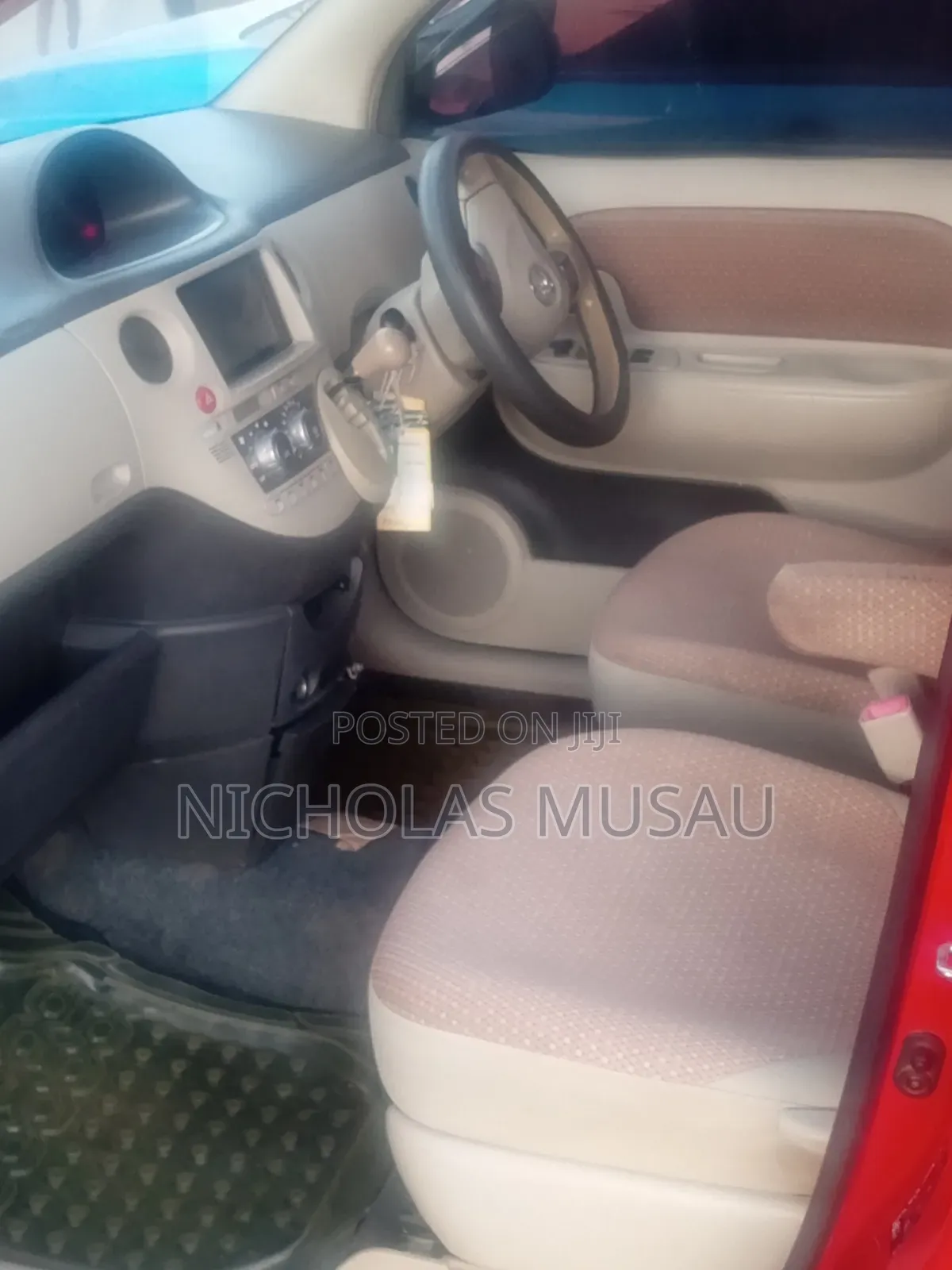 Toyota Sienta 2015 Red