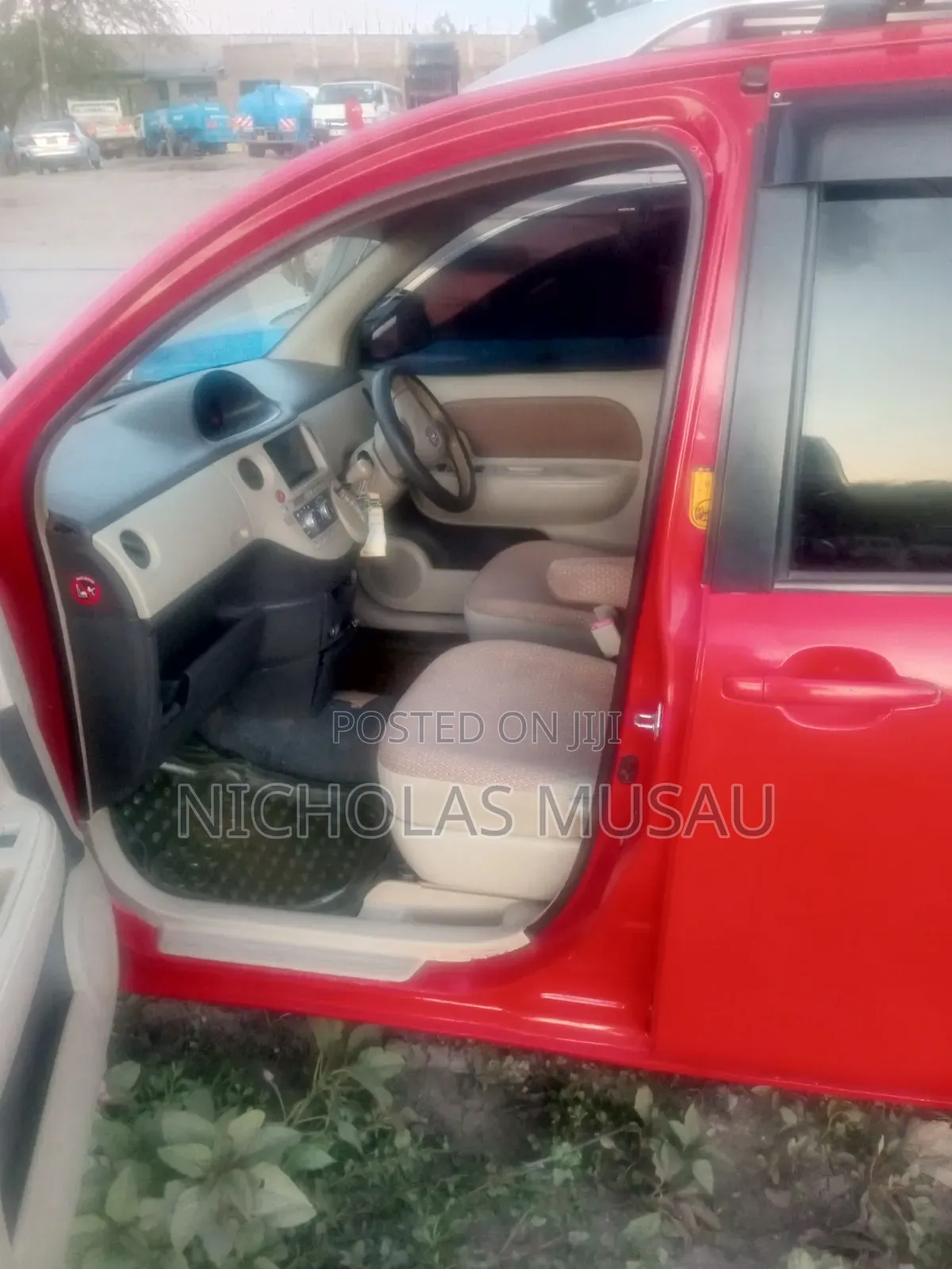 Toyota Sienta 2015 Red