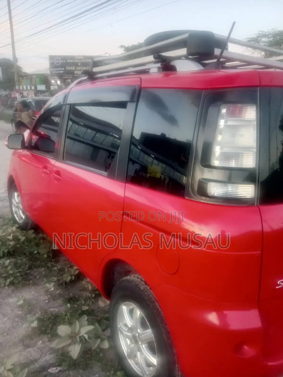 Toyota Sienta 2015 Red
