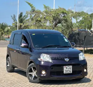Toyota Sienta 2011 Purple