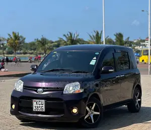 Toyota Sienta 2011 Purple
