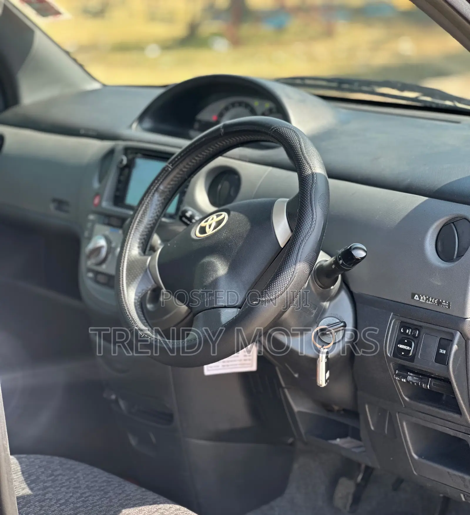Toyota Sienta 2011 Purple