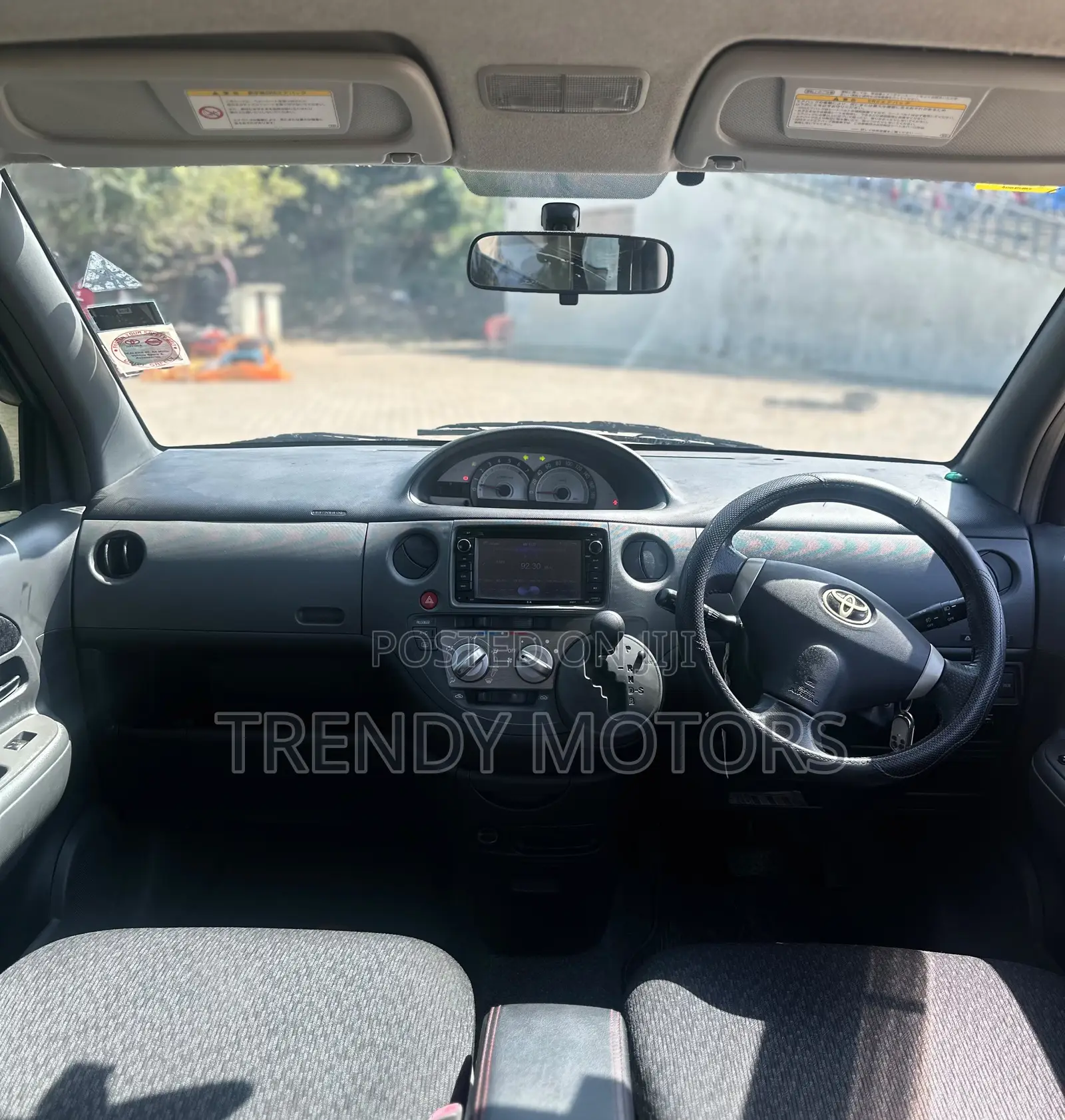 Toyota Sienta 2011 Purple