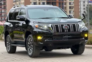 Toyota Land Cruiser Prado 2022 Black