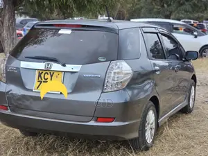 Honda Fit Shuttle 1.3 Hybrid 2WD 2013 Gray