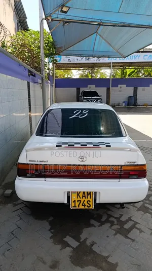 Toyota Corolla 1991 White