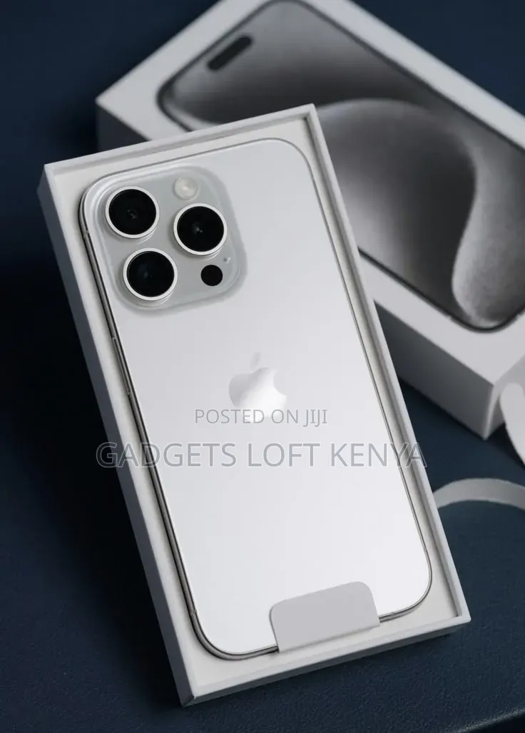 New Apple iPhone 15 Pro Max 256 GB White