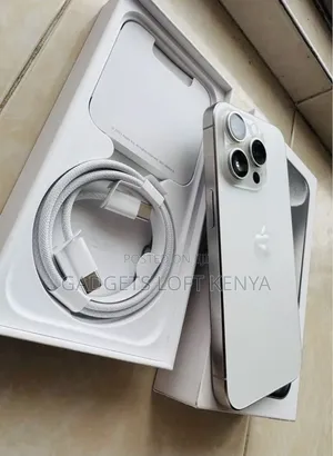 New Apple iPhone 15 Pro Max 256 GB White