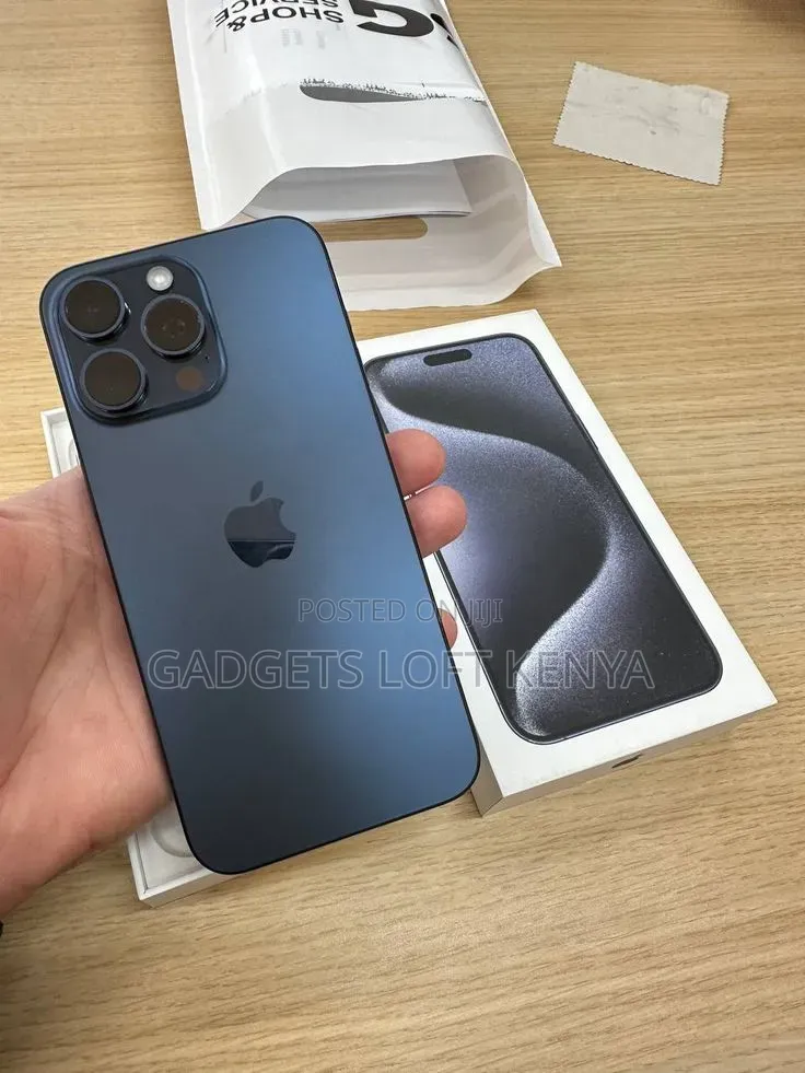 New Apple iPhone 15 Pro Max 512 GB Blue