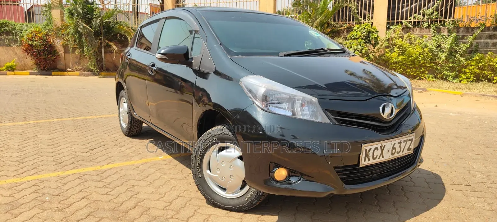 Toyota Vitz 2012 Black