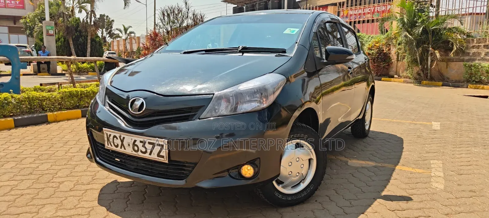 Toyota Vitz 2012 Black