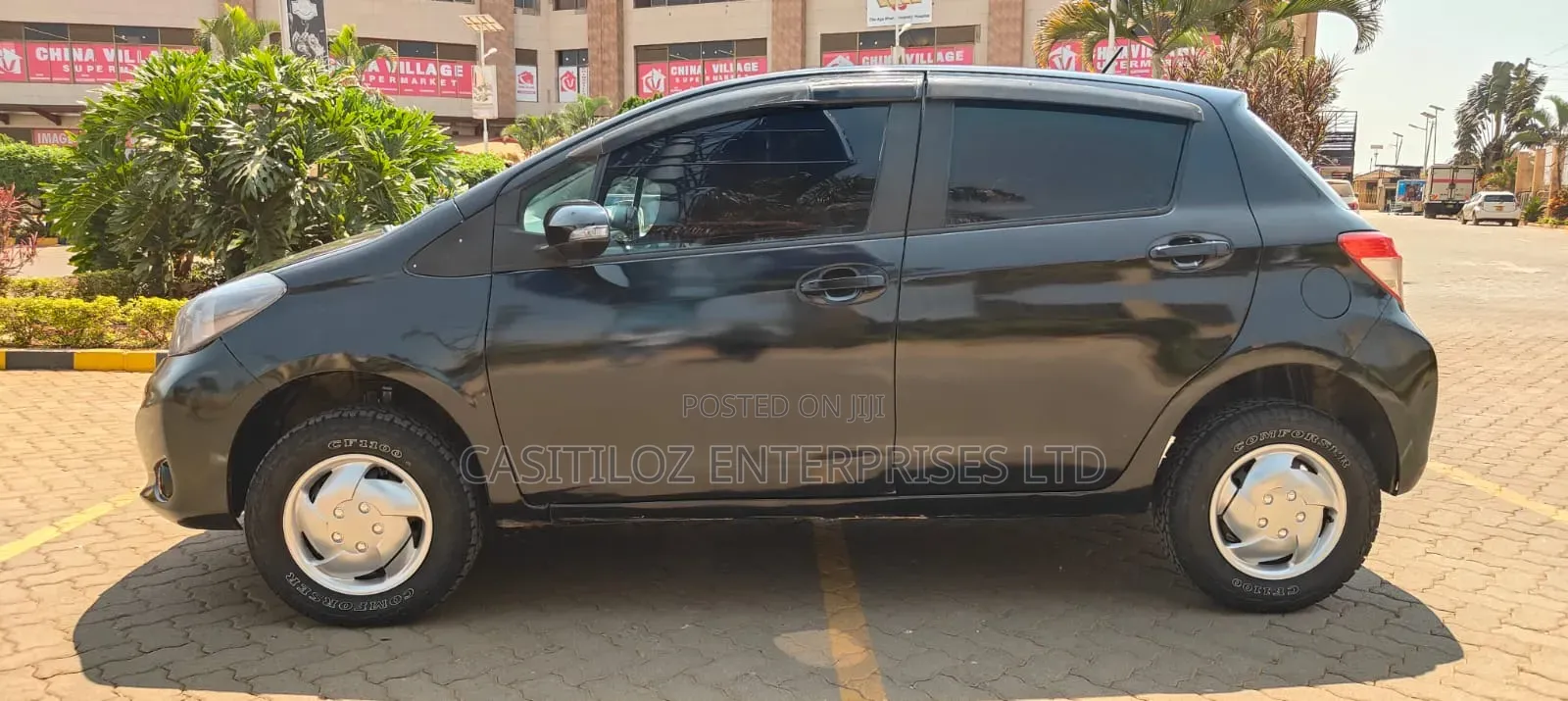 Toyota Vitz 2012 Black