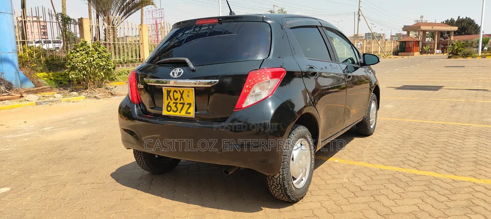 Toyota Vitz 2012 Black